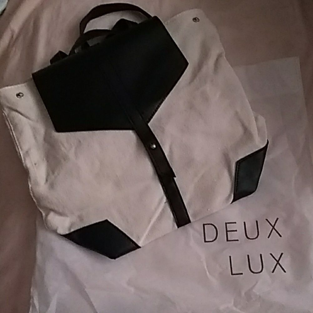 🎉HP🎉NEW DEUX LUX DEMI CANVAS BACKPACK